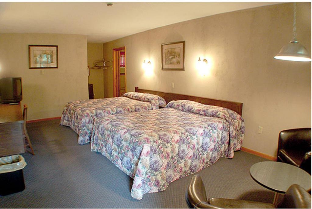 Fran Cove Motel Lake George Oda fotoğraf
