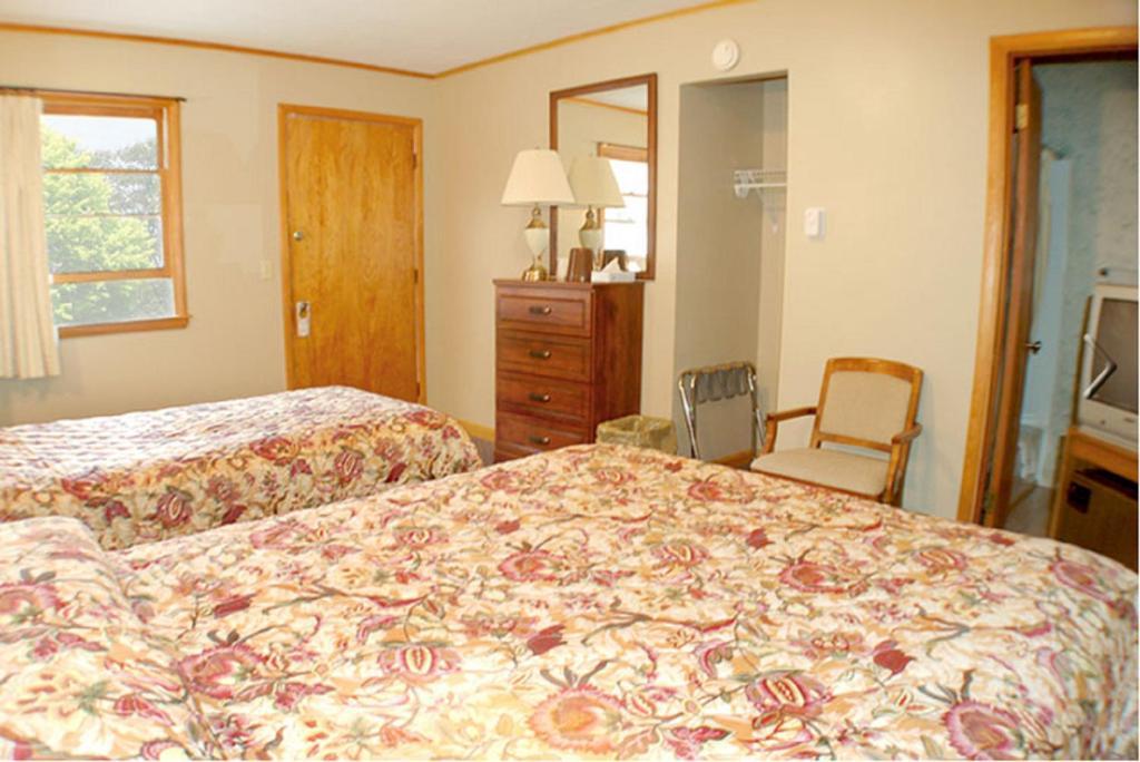Fran Cove Motel Lake George Oda fotoğraf